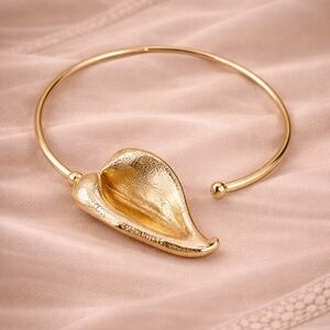 Horseshoe Lotus Gold Bangle Flower Necklace